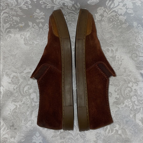 Frye Women’s Rich Brown Suede Slip-Ons. Size 7.5 M - Picture 4 of 8